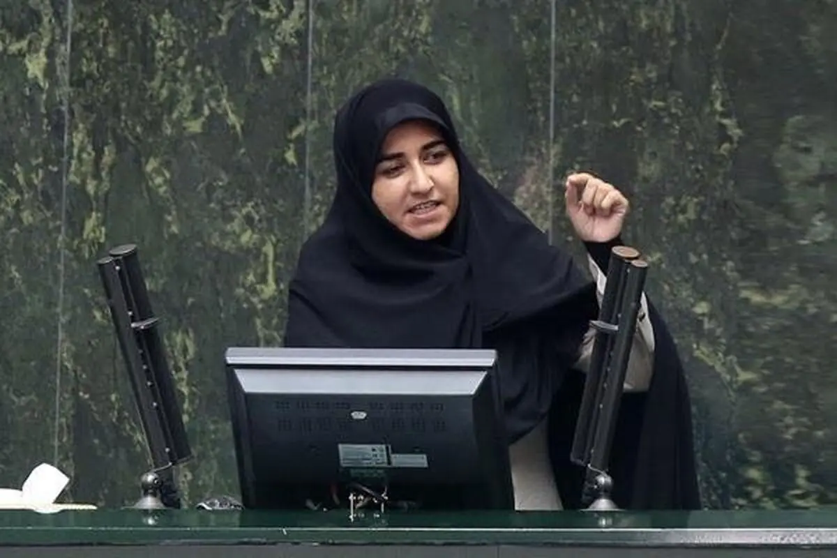 نطق جنجالی سارا فلاحی در مجلس/ اجازه داده‌اند زنان و همسرانشان دخالت کنند و مکتب خاتونیسم راه انداخته اند/ ویدئو

