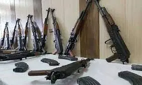 شرور مسلح در زرند با ۱۳سلاح غیرمجاز دستگیر شد