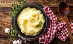 طرز تهیه پوره سیب زمینی برای نوزاد به دو روش ساده