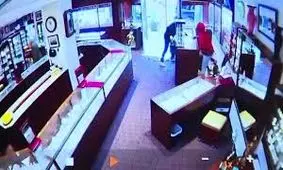 سرقت جسورانه ۲ میلیون دلاری جواهرات در کمتر از ۹۰ ثانیه / ویدئو