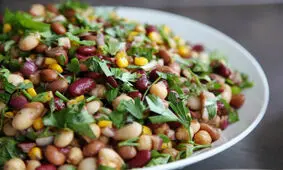 طرز تهیه سالاد حبوبات با سس ماست