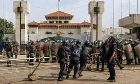 ارتش نپال منع آمد و شد را برای ۲ روز تمدید کرد