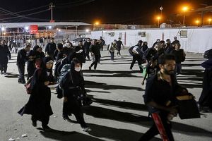 تاکسی های اینترنتی برای انتقال زائرین به مرز مهران بروند/ زائرین عزیز داخل عراق، در برگشت خود به ایران تسریع نمایند