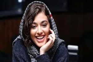 سفر زمان؛ «ریحانه پارسا» در کنار «مهدی سلطانی» در اتاق گریم سریال «پدر»؛ سال 97