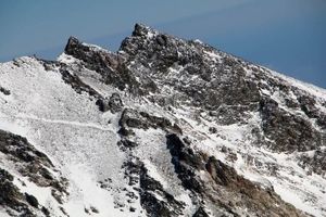 جزئیات فوت دو کوهنورد در علم‌کوه/ امدادگران هم گرفتار شدند