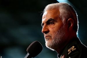 سفر به تاریخ؛ کوهنوردی «سردار سلیمانی» در کنار «رهبر انقلاب» در کرمان؛ سال 1384/ عکس

