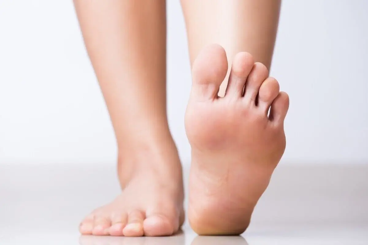 چرا نباید پابرهنه در خانه راه برویم؟