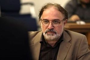 یک استاد دانشگاه:فعلا چاره‌ای جز حفظ قدرت موشکی در عین تلاش حداکثری دیپلماتیک برای اجتناب از جنگ نیست