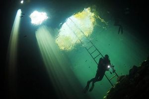 دنیای حیرت انگیز غارهای زیر آب/ ویدئو
