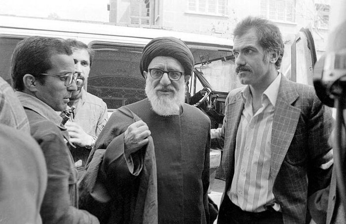 روزی که آیتالله طالقانی و داریوش فروهر جارو به دست شدند
