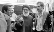 روزی که آیت‌الله طالقانی و داریوش فروهر جارو به دست شدند