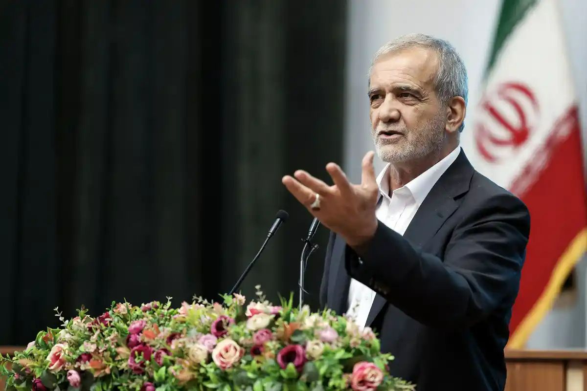  مطالبه تند رئیس جمهور از مقامات دارای مسئولیت ایلامی که از تهران آمده بودند: تهران را ول کنید و بیایید اینجا/ ویدئو 