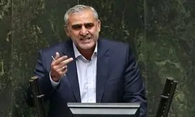 قطع صدای نماینده خرم آباد هنگام انتقاد از بیانیه 227 نماینده مجلس/ ویدئو

