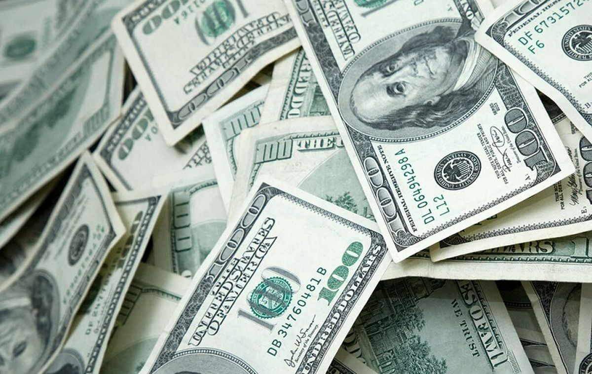 بانک مرکزی از تثبیت نرخ ارز عقبنشینی میکند؟