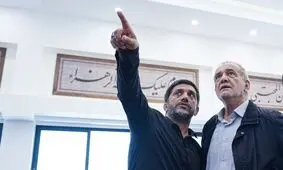 شوخی علیرضا دبیر با لباس پزشکیان |  ببینید