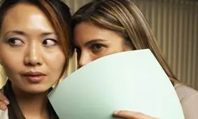 چرا بعضی از افراد علاقه‌مندند "خاله زنک" باشند؟