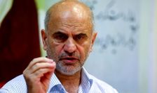 فرشاد مومنی: تا می‌‌گوییم «تنش زدایی» عده ای کهیر می زنند