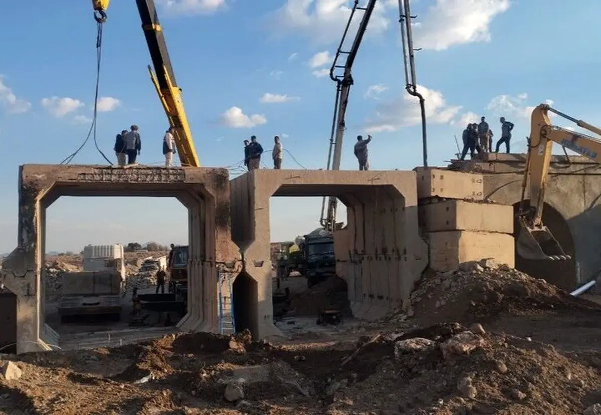 پل آسیب‌دیده راه آهن قم در کمتر از ۴۰ ساعت بازسازی شد

