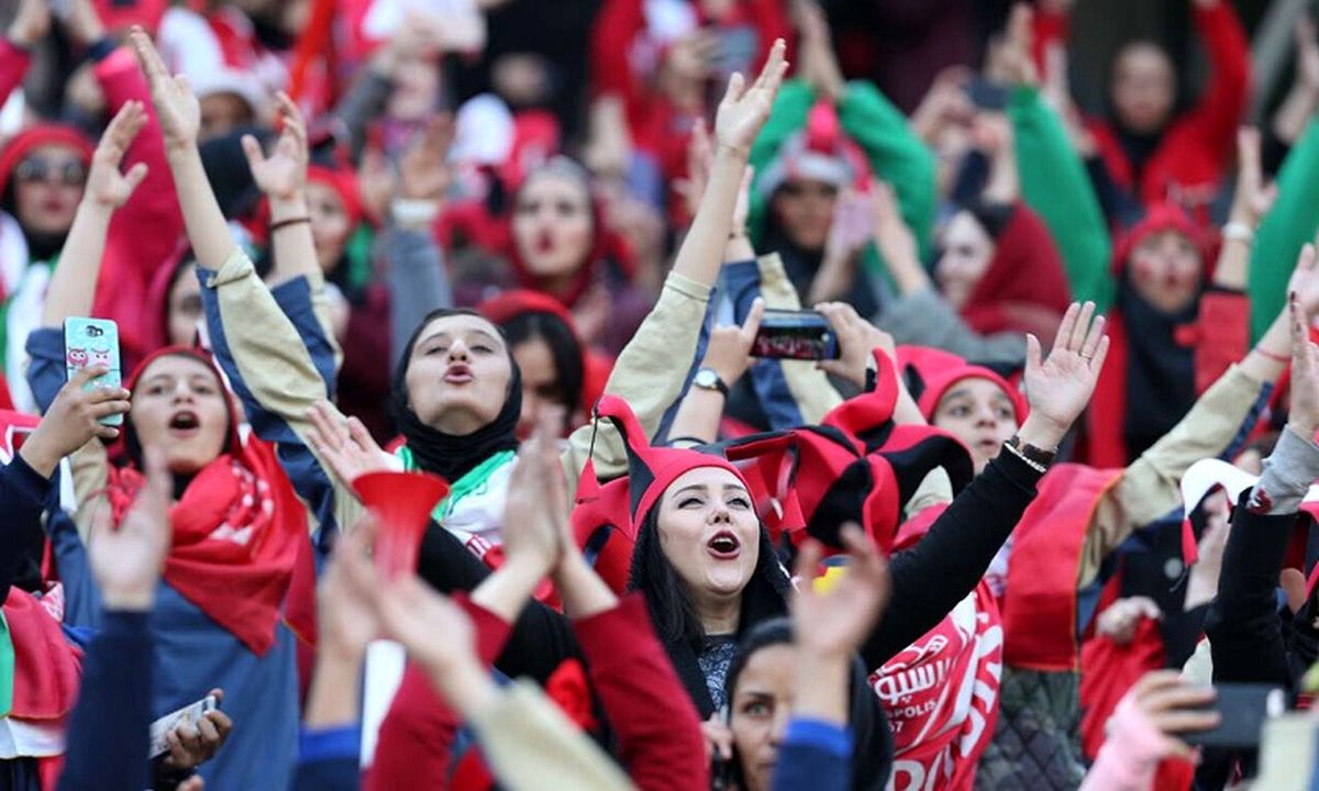 نامه فیفا درباره حضور بانوان، لیگ را بدون تماشاگر کرد