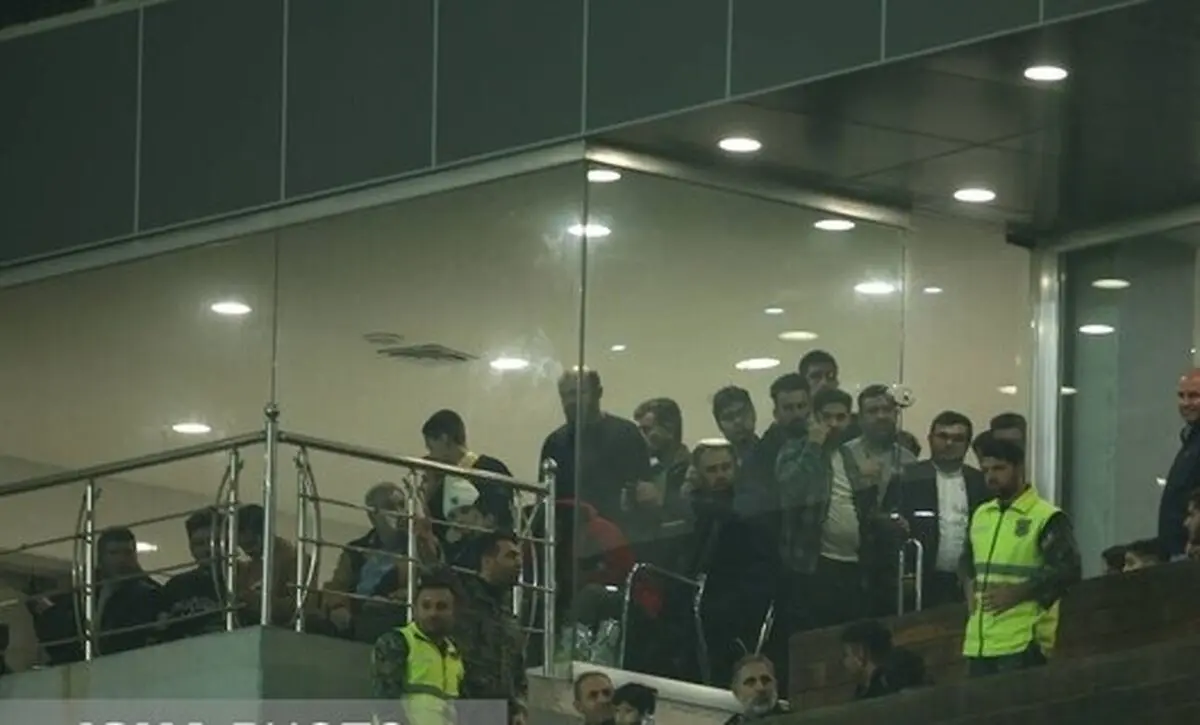 تماشاگران خاص در بازی فولاد و پرسپولیس!


