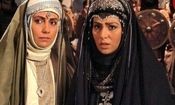 سفر به تاریخ؛ «عمره و ناریه، همسران مختار» (سریال مختارنامه) در یک مراسم در کنار هم؛ سال 1390
