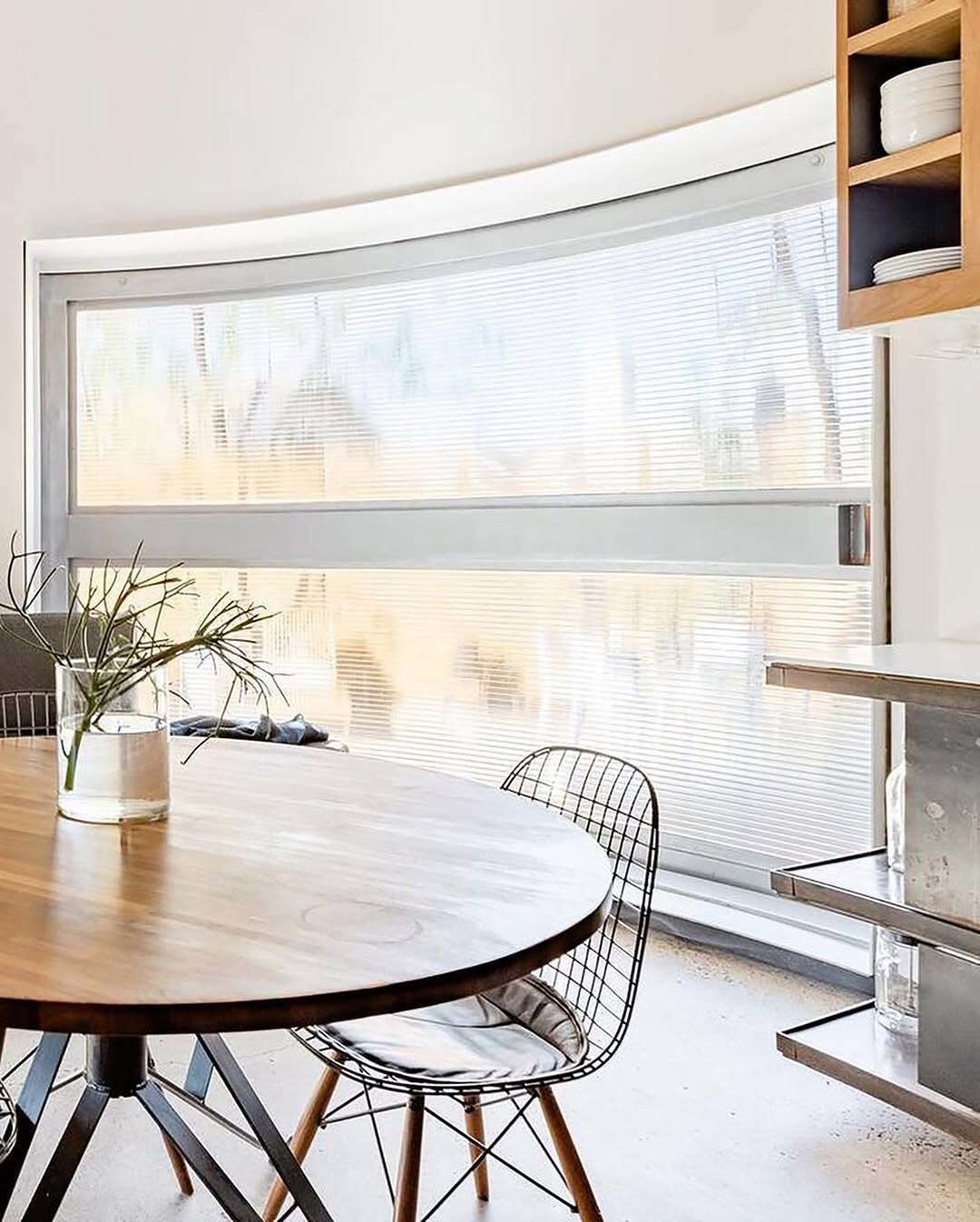 پروژه نوآورانه «خانه سیلو» در فینیکس آریزونا، بازسازی یک سیلو غلات قدیمی به یک خانه ریزمقیاس (۲۱ متر مربع) و مدرن، که مفهوم مسکونی را در یک سازه غیرمرسوم بازتعریف می‌کند