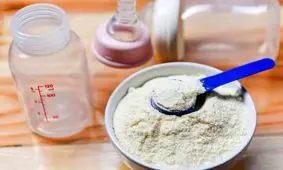 آیا شیر خشک می‌تواند بر سلامت کودک شما تأثیر بگذارد؟