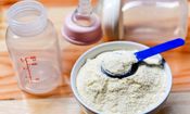 آیا شیر خشک می‌تواند بر سلامت کودک شما تأثیر بگذارد؟