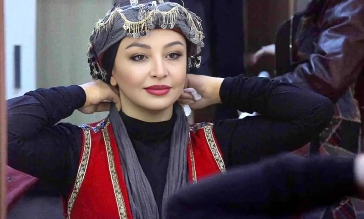 استایل متفاوت مه‌لقا باقری با لباس قرمز