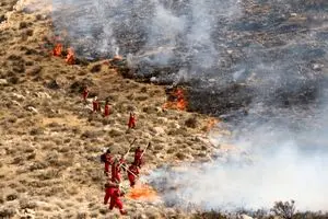 مهار کامل آتش‌سوزی گسترده در ارتفاعات کوه سبزپوشان شیراز
