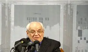 پیامبر حکیم و قرآن کتاب حکمت است
