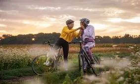 دوستی های حضوری برای سلامتی مفیدتر از دوستان مجازی است