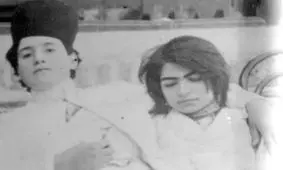 سفر به تاریخ؛ عکس یادگاری «دستۀ زنان مطرب» در دوران قاجار