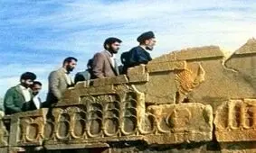 سفر به تاریخ؛ «رهبر انقلاب» در بازدید از «تخت جمشید»؛ سال 1367/ تصاویر
