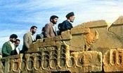 سفر به تاریخ؛ «رهبر انقلاب» در بازدید از «تخت جمشید»؛ سال 1367/ تصاویر
