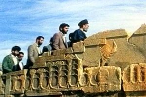 سفر به تاریخ؛ «رهبر انقلاب» در بازدید از «تخت جمشید»؛ سال 1367/ تصاویر
