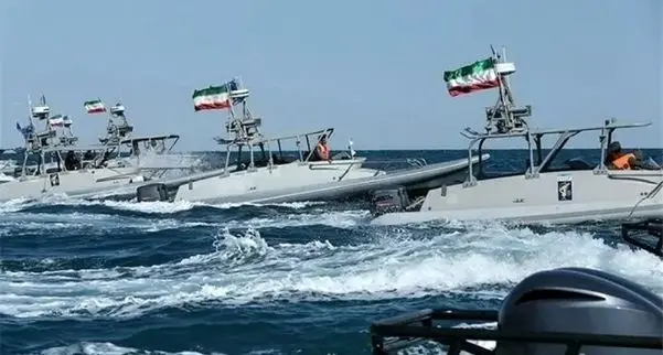 قدرت‌نمایی ایران در آستانه مذاکرات ژنو / پیام رزمایش «کنترل هوشمند تنگه هرمز» سپاه به ناوهای آمریکایی/ ویدئو