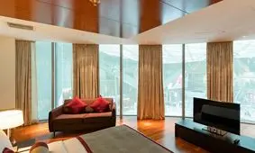 درون یکی از مجلل‌ترین هتل‌های ترانزیت فرودگاهی جهان/ عکس
