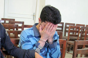 اشک‌های مادر در جلسه محاکمه قاتل پسرش