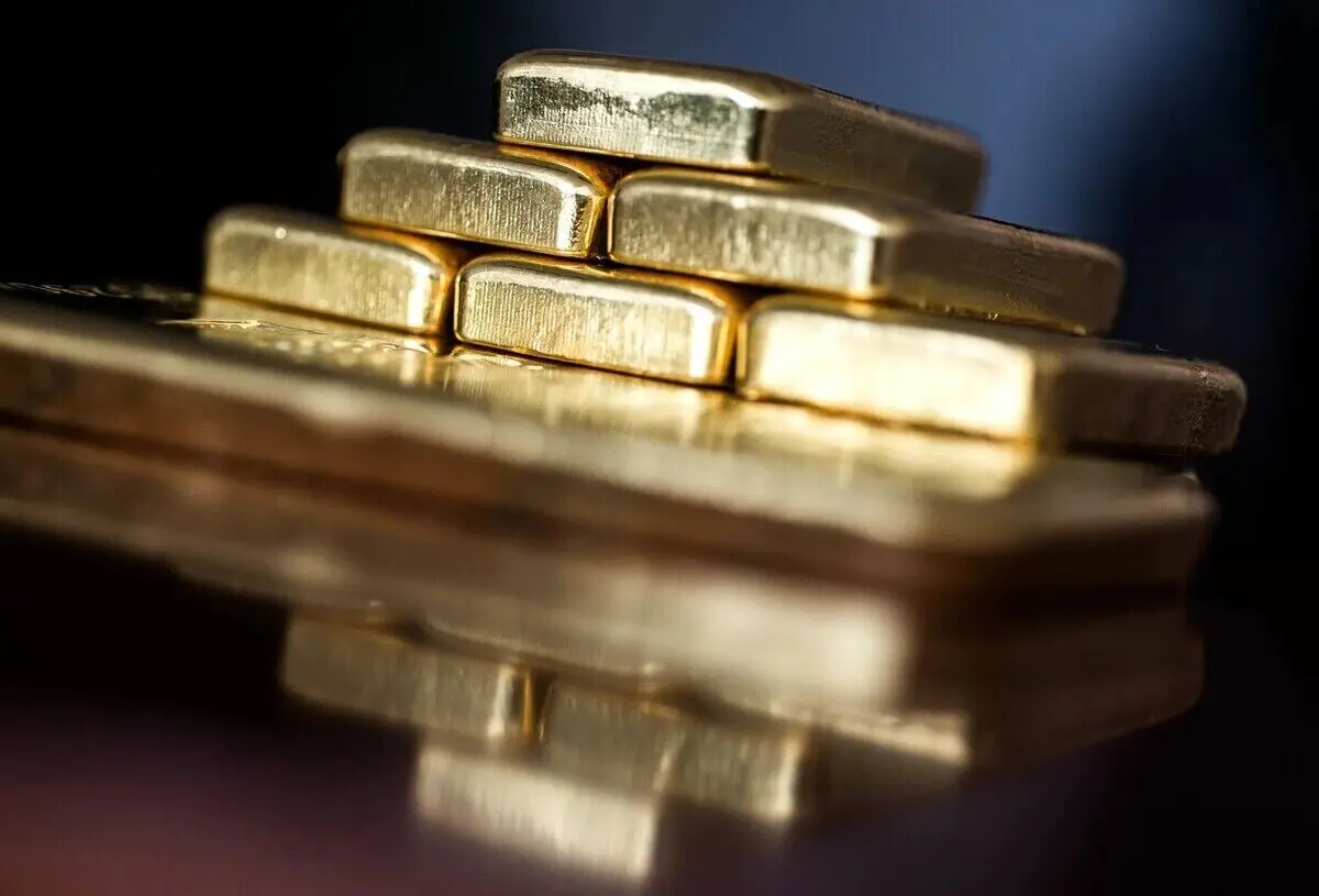 نزول طلا با تقویت دلار و کاهش تنش ها؛ آیا بازار دارایی امن از تب و تاب افتاد؟