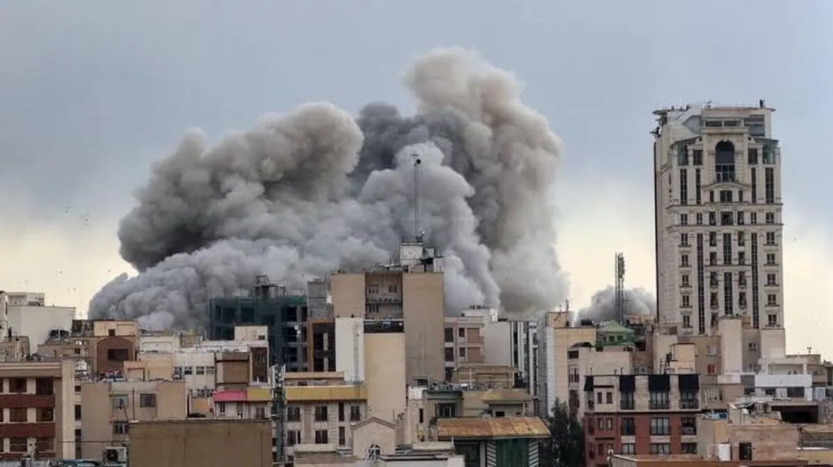 جزئیات حمله به نفتکش قطری هنگام عبور از مسیر جنوبی تنگه هرمز/ دستور ترامپ برای آغاز موج جدید حملات چندروزه علیه ایران؛ سی‌بی‌اس: واشنگتن و تل‌آویو در حال آماده‌سازی برای بمباران شبکه انرژی ایران در طول تعطیلات آخر هفته هستند