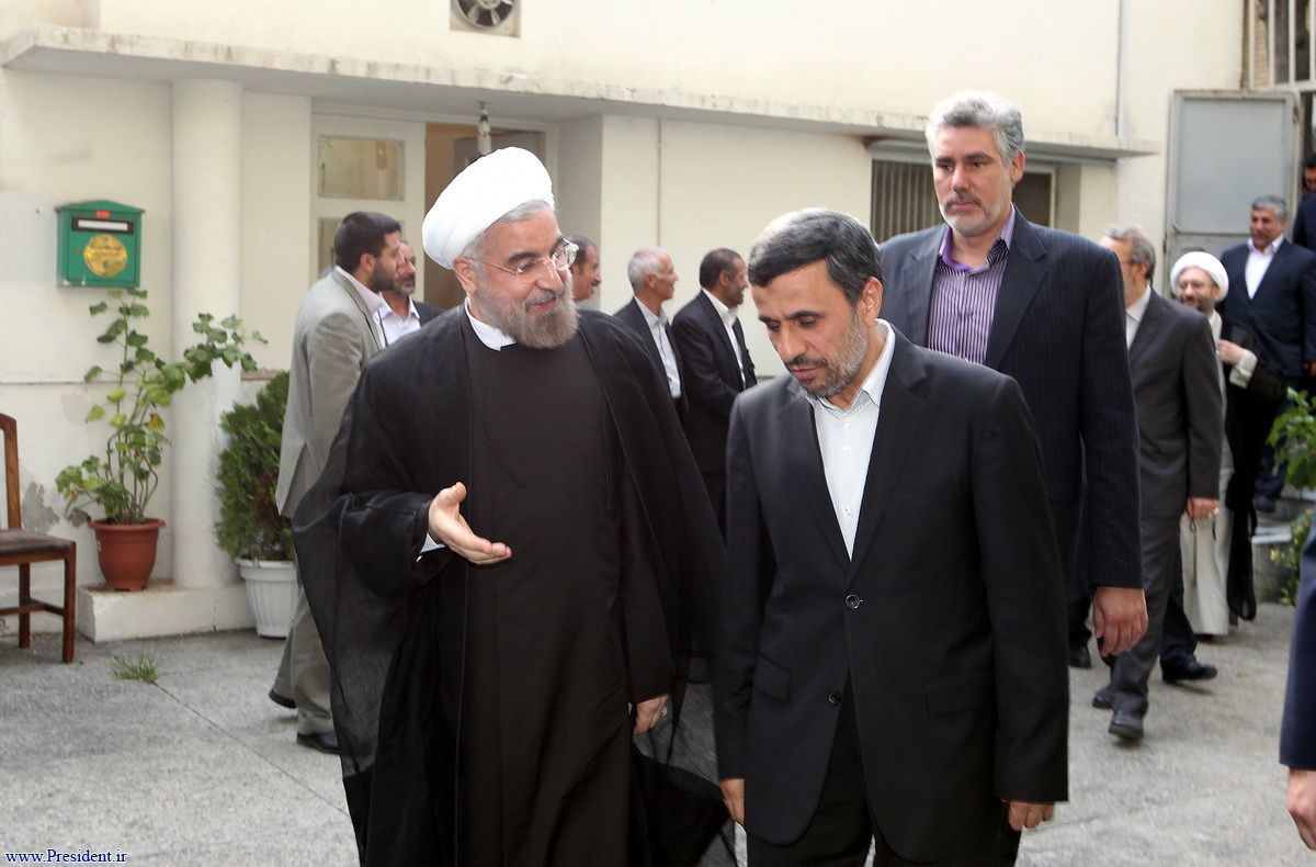 دولت احمدی‌نژاد رگ زد، دولت روحانی اما مرهم گذاشت و برجام را به نتیجه رساند
