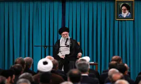 رهبر انقلاب: نماینده باید خود را پاسخگو در قبال خدا و قانون بداند/ یکی از مصادیق همکاری مجلس با دولت، کاهش احضار مسئولان دولتی به مجلس و کاهش سوال از آنهاست