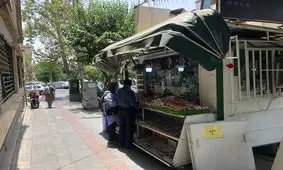 سیگار جای روزنامه را گرفت
