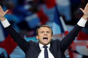 بازی خطرناک مکرون در انتخابات فرانسه

