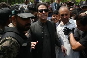 عمران خان به اتهام 