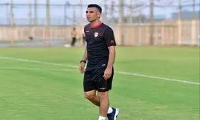 بوسه جنجالی که پرسپولیسی‌ها را عصبانی کرد/ عکس
