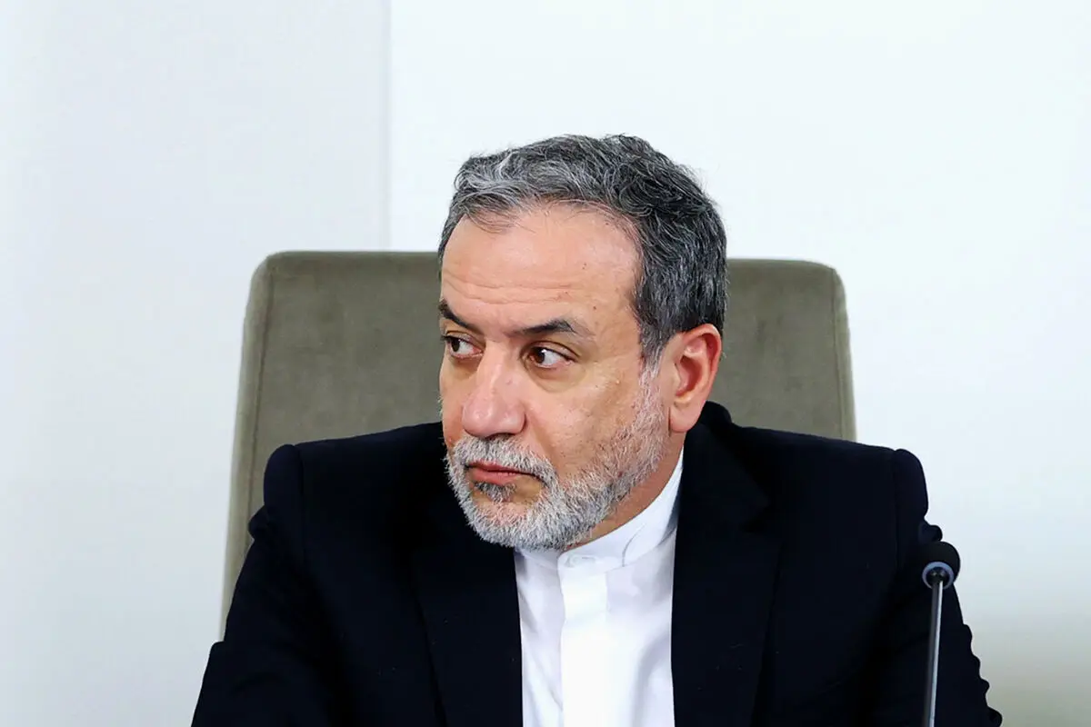 عراقچی: در نامه رئیس جمهور آمریکا تلاش شده پنجره‌ای برای دیپلماسی باز شود

