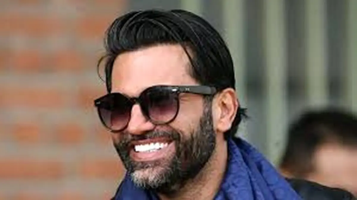 علیرضا نیکبخت: من همیشه تو هرحالتی نمازم را می خوانم/ ویدئو