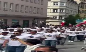 تجمع عجیب سلطنت طلبان/ «سازمان ساواک» در خیابان های آلمان!/ ویدئو
